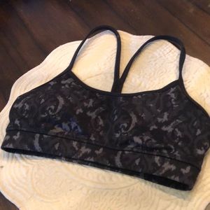 Lululemon damask classic stretch racerback removable padded sports bra